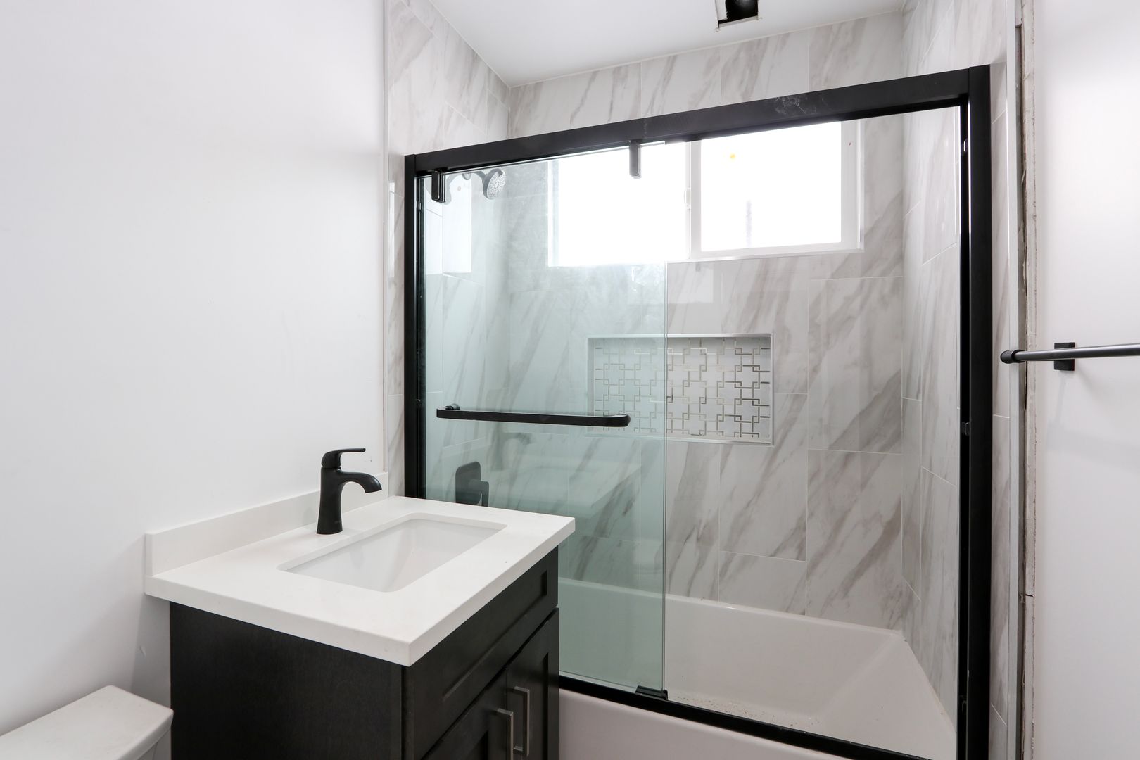410 Lucas Avenue - Unit D, Los Angeles, CA 90017 - Image 10