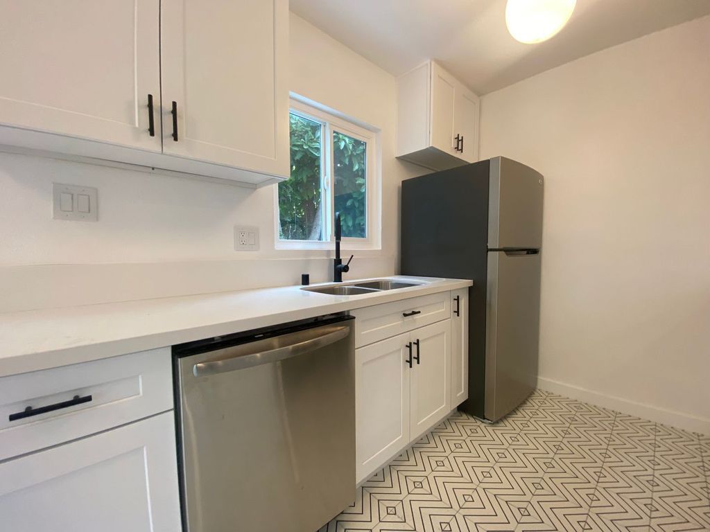 237 N Catalina Street, Los Angeles, CA 90004 - Image 3